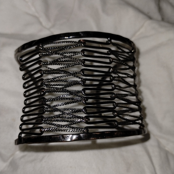Silver cuff bracelet - Picture 1 of 4